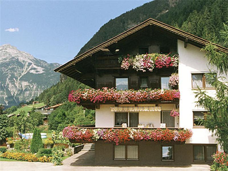 Gaestehaus Gisela Bruck am Ziller Buitenkant foto