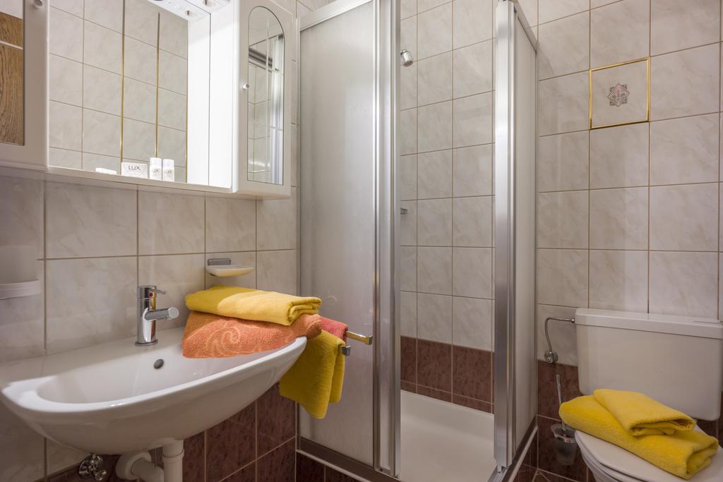Gaestehaus Gisela Bruck am Ziller Buitenkant foto